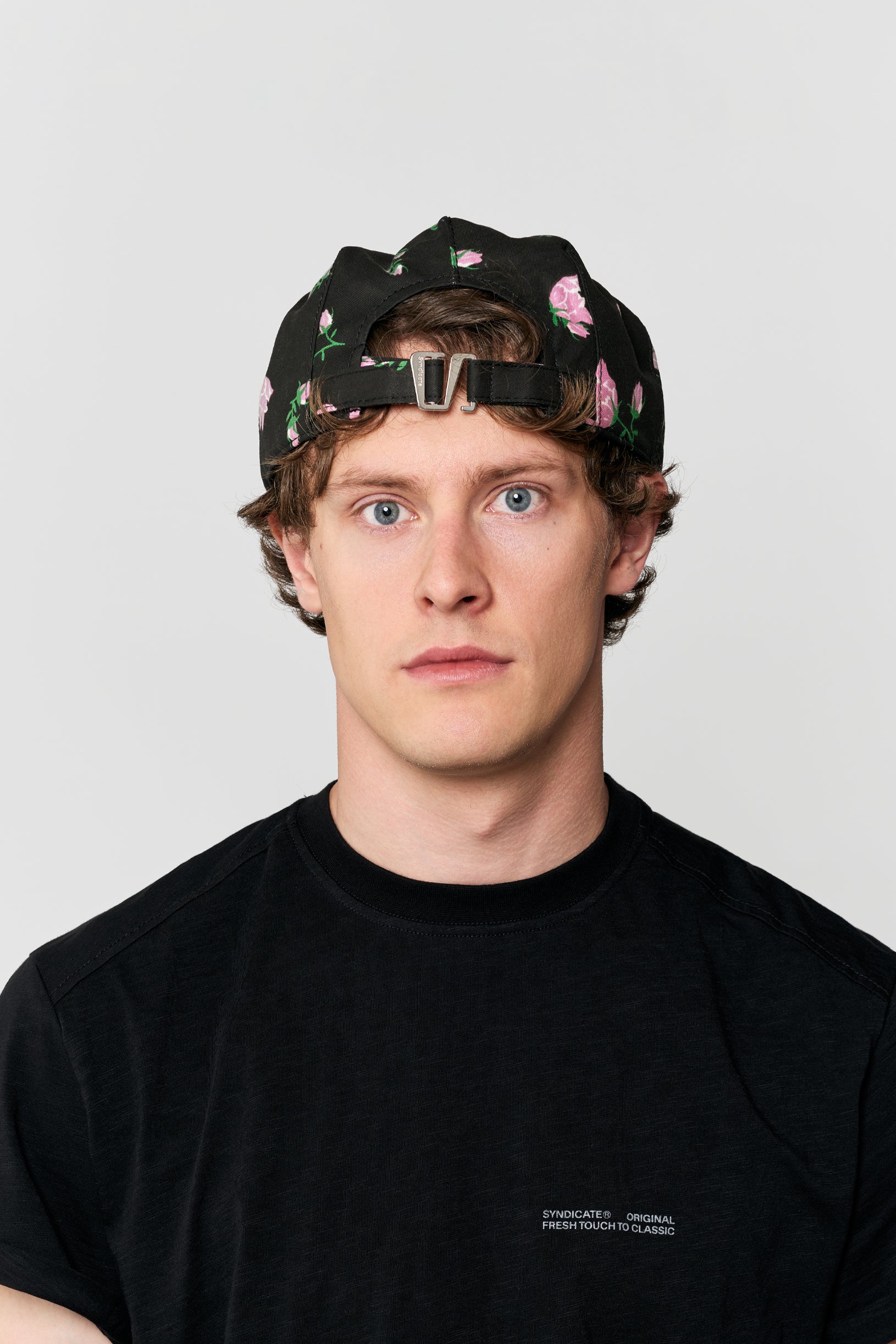 Ivy Cap Flower Black