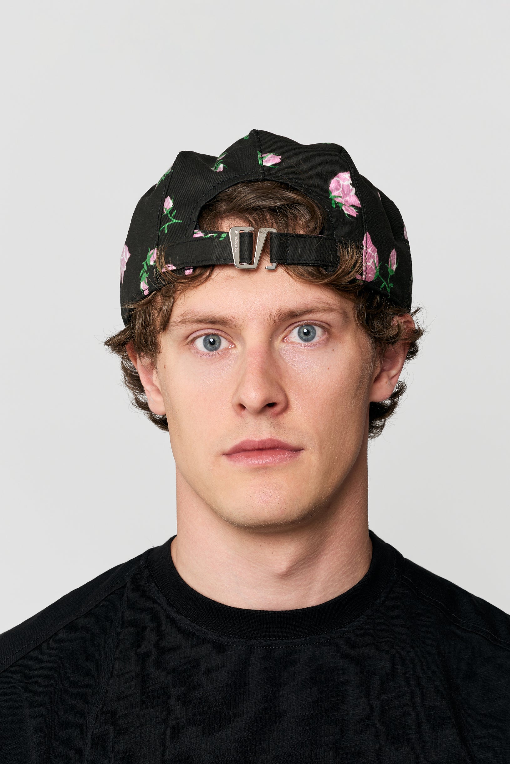 Ivy Cap Flower Black