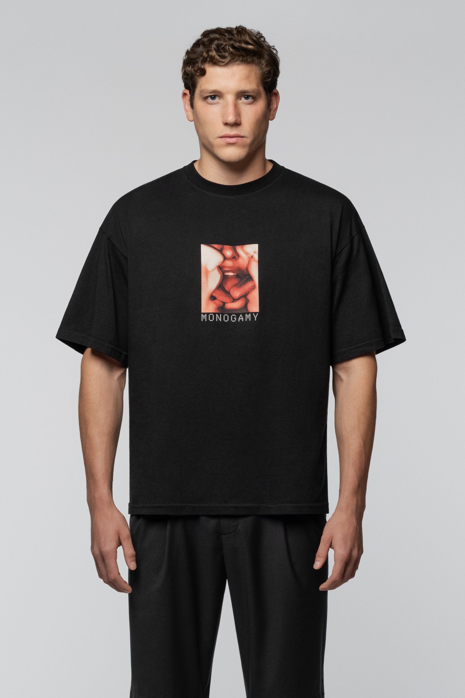 SNDCT X ANOESES Чорна Оверсайз Футболка Моногамія