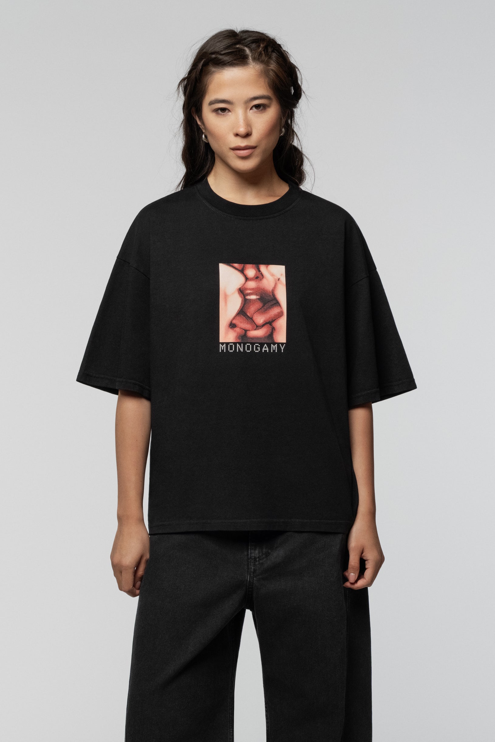 SNDCT X ANOESES Чорна Оверсайз Футболка Моногамія